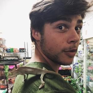 Meet your Posher, Derek